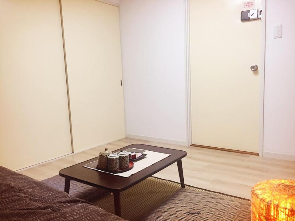 Готель Tokyo Mika House Екстер'єр фото